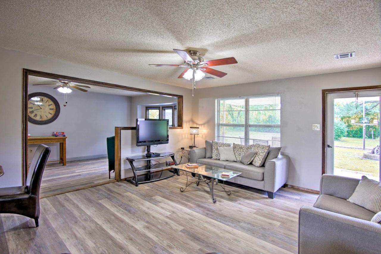Quiet Clayton Home With Mountain Views 4 Mi To Lake! Exterior photo