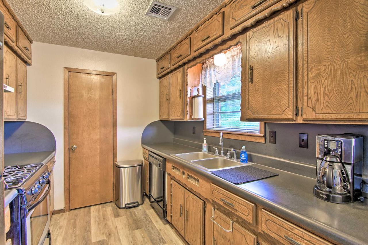 Quiet Clayton Home With Mountain Views 4 Mi To Lake! Exterior photo