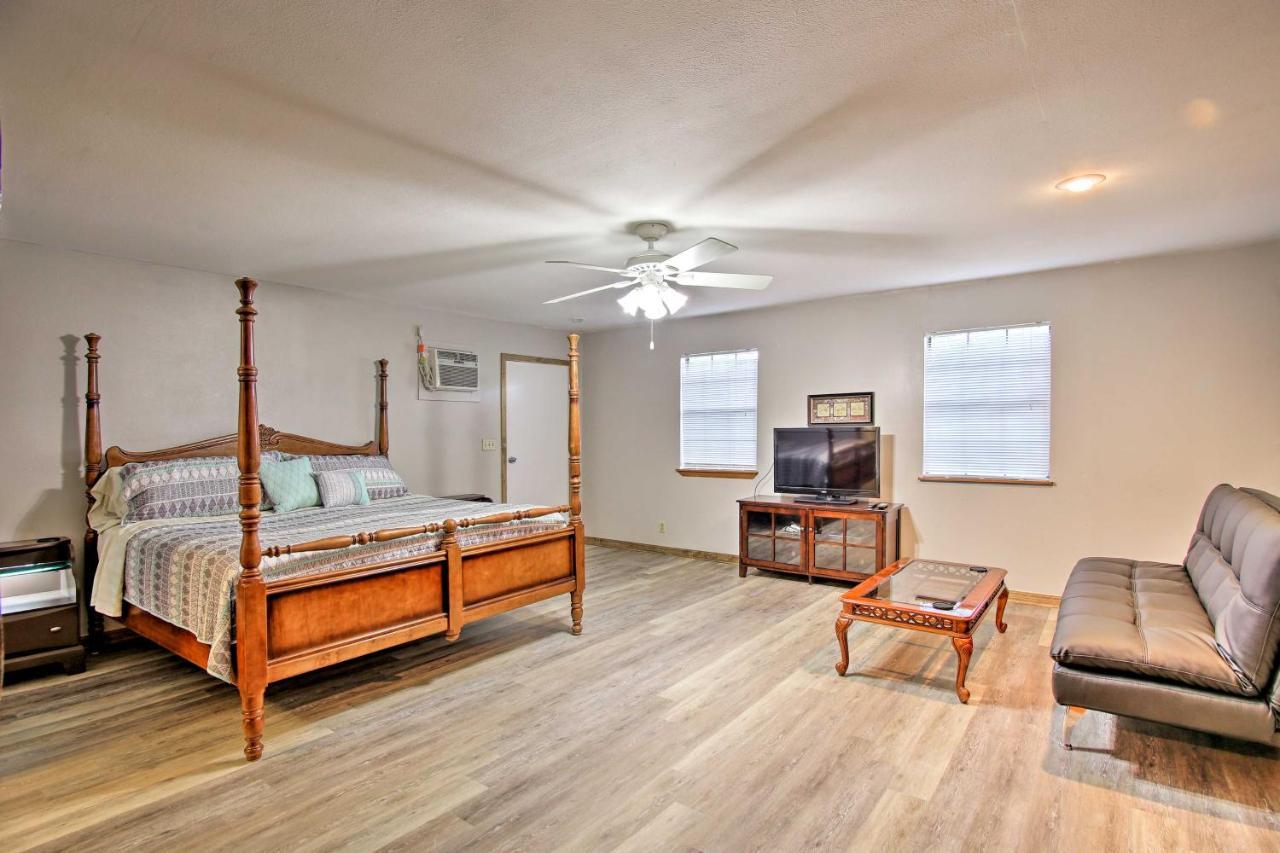 Quiet Clayton Home With Mountain Views 4 Mi To Lake! Exterior photo