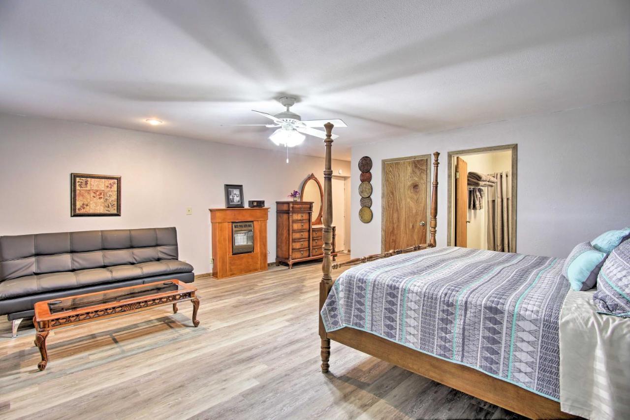 Quiet Clayton Home With Mountain Views 4 Mi To Lake! Exterior photo